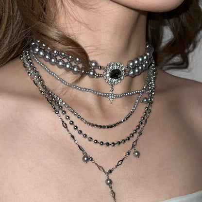 Gray pearl stacked gemstone necklace with niche and high-end feel